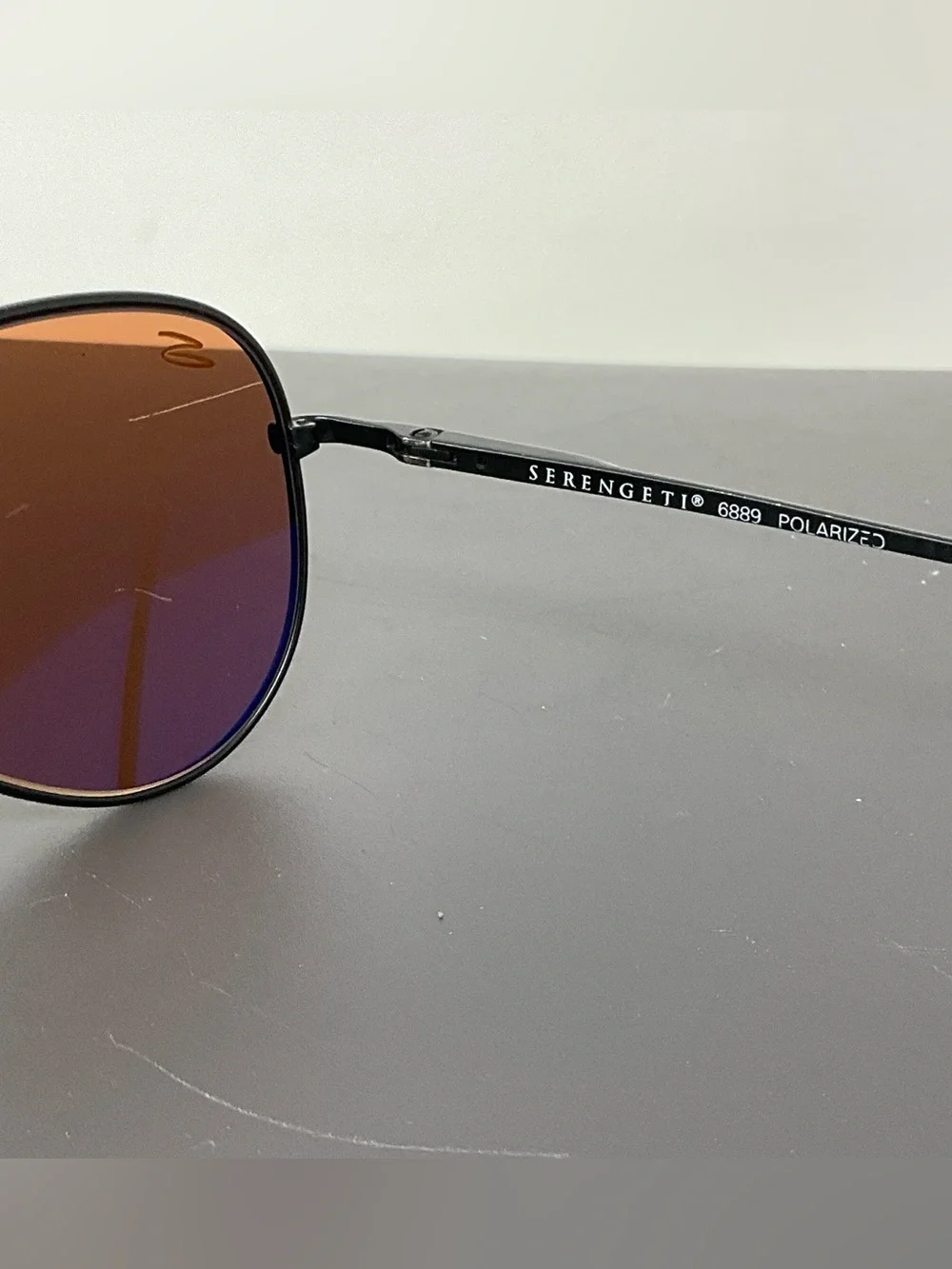 Serengeti Sunglasses Small Aviator photochromic polarized 6889 some scratches